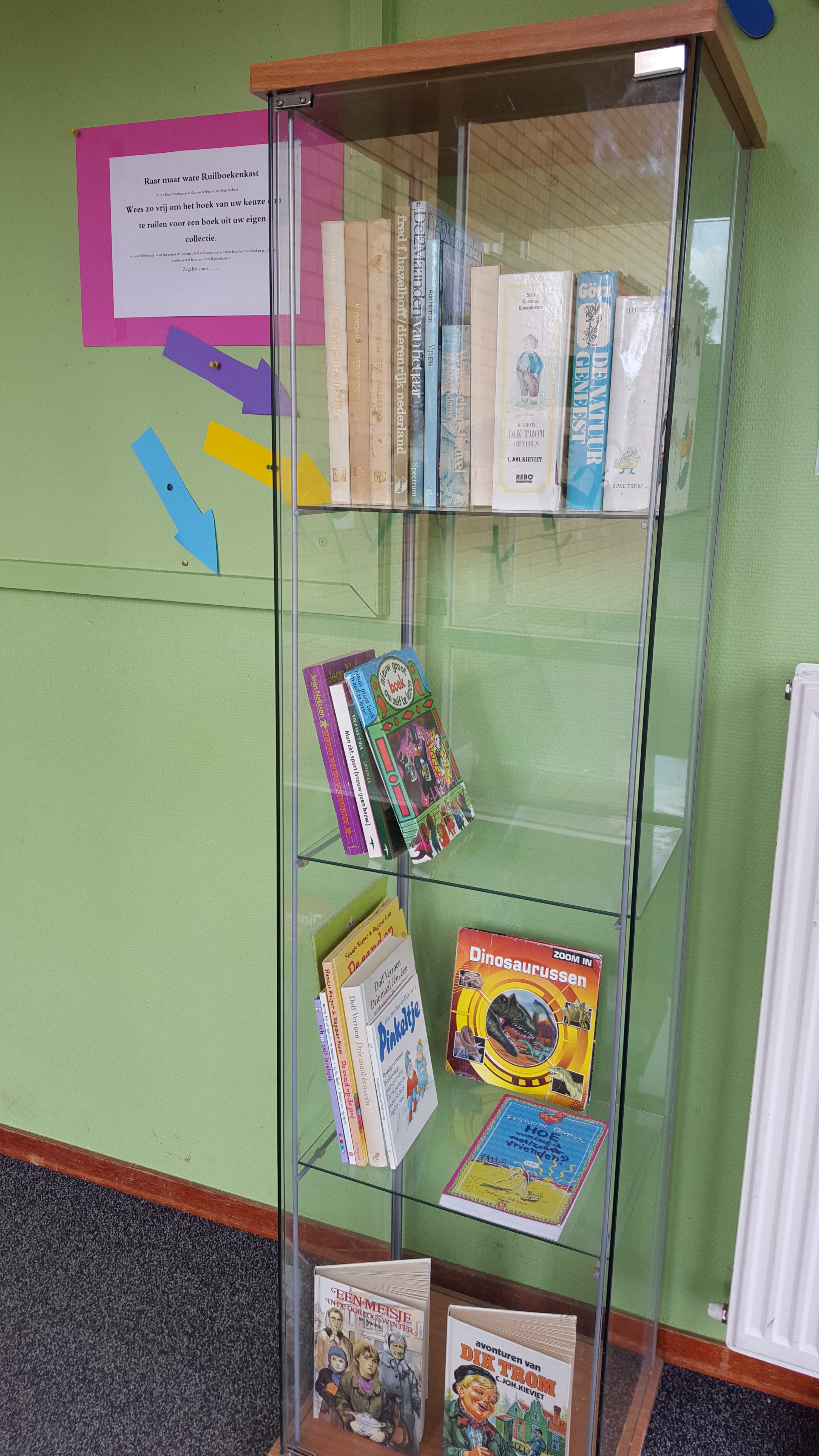 Raar maar ware Ruilboekenkast