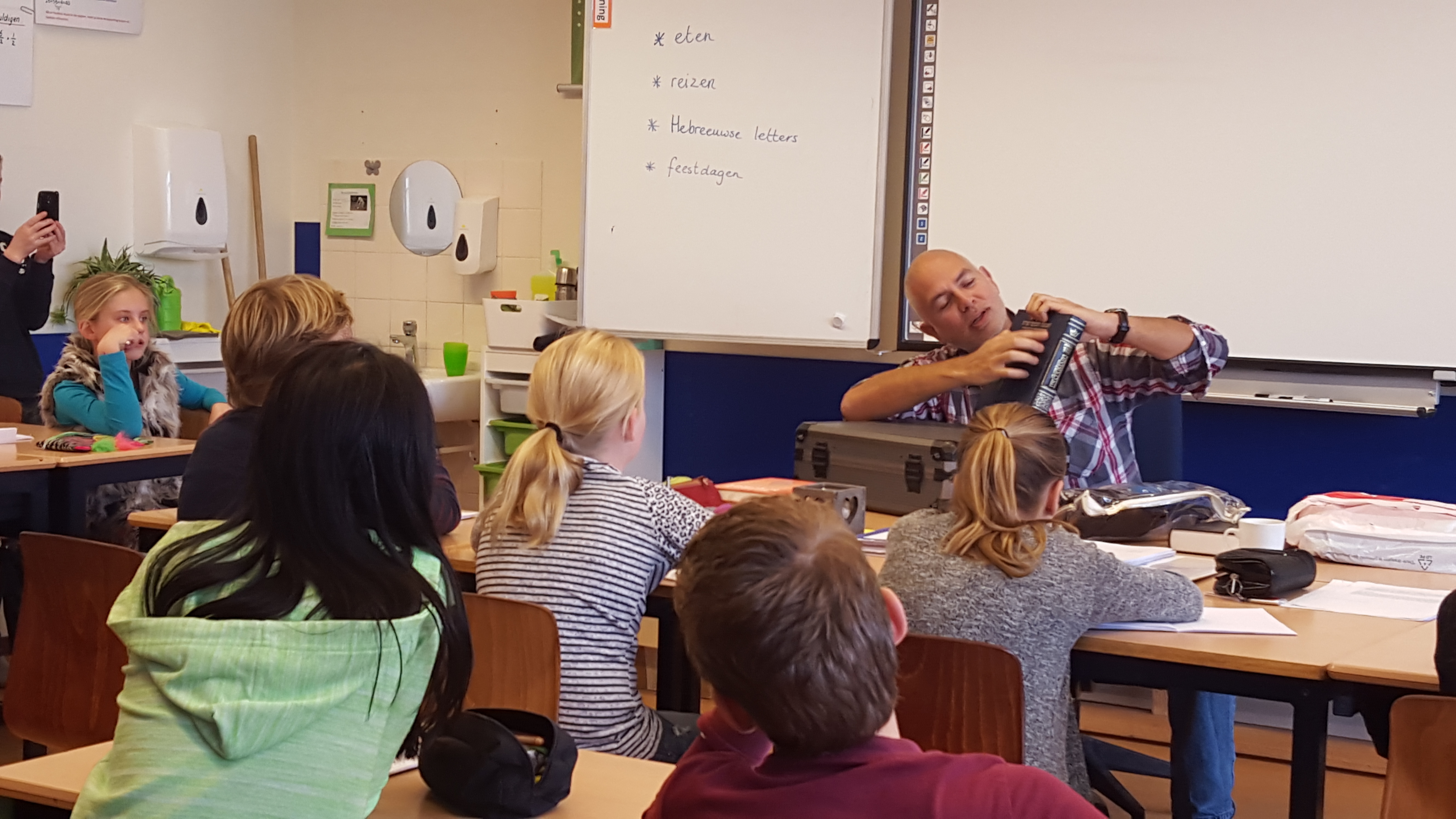 Groep 8 krijgt Hebreeuwse les