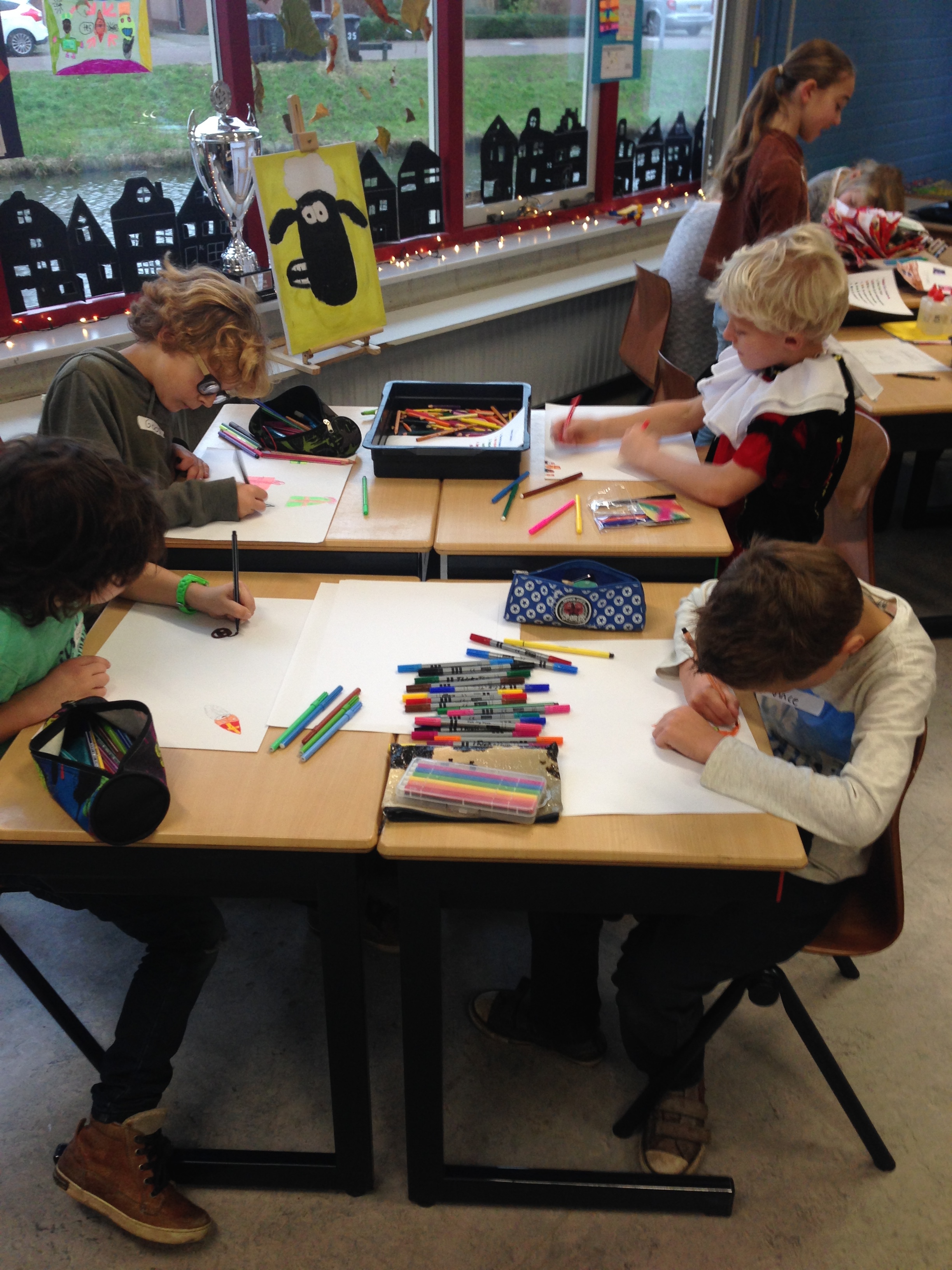 groep 5 heeft genoten van het Sinterklaasbezoek!