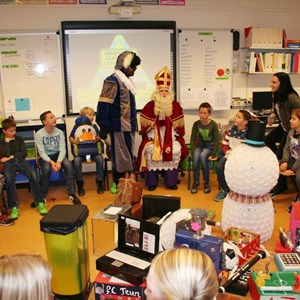 groep 7 viert Sinterklaas