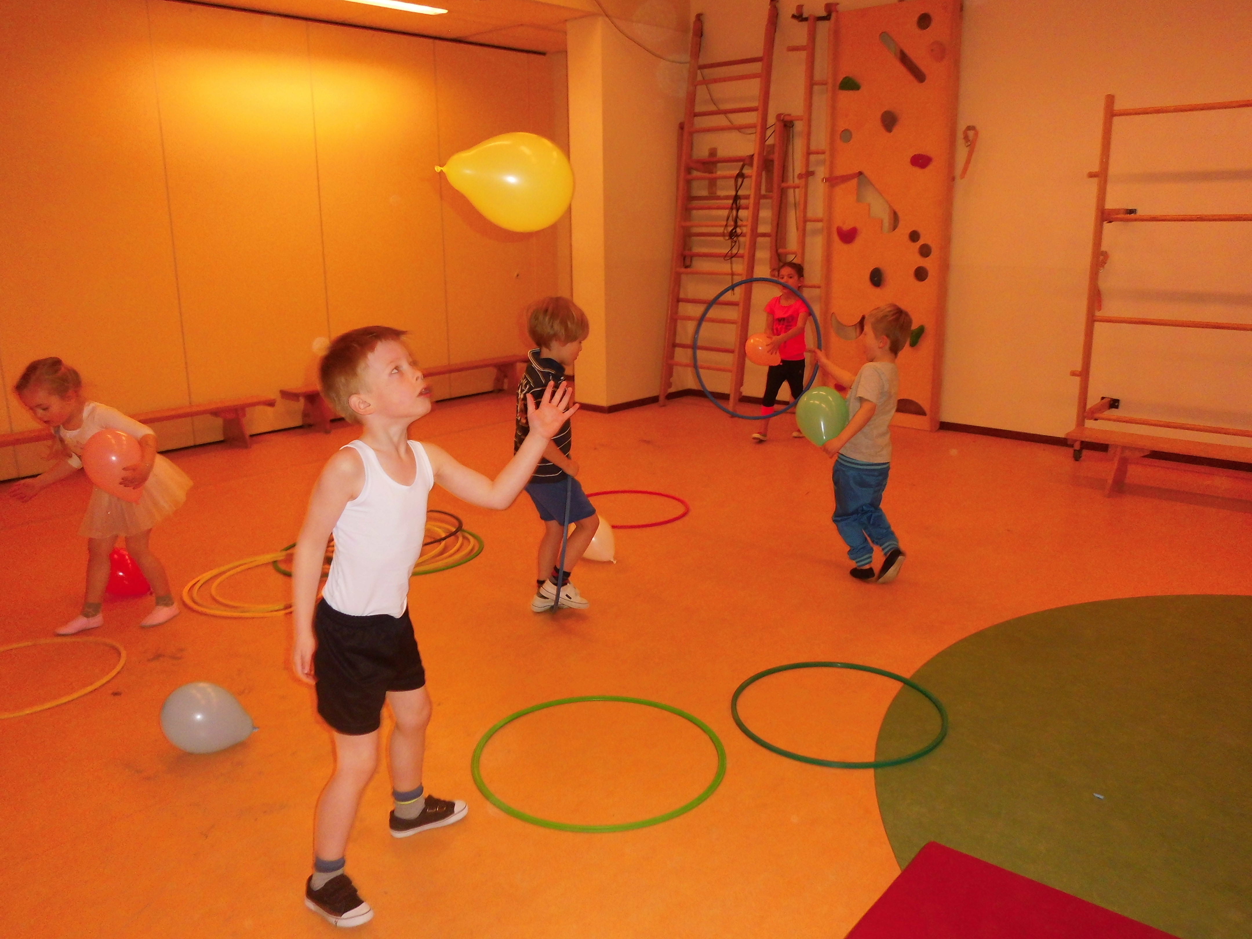 groep 1-2 in de gymzaal