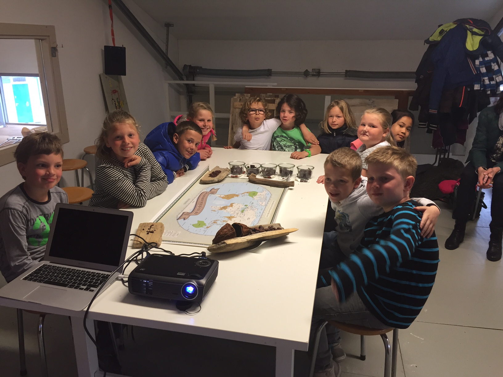 Groep 5 naar cacaofabriek in Amsterdam!
