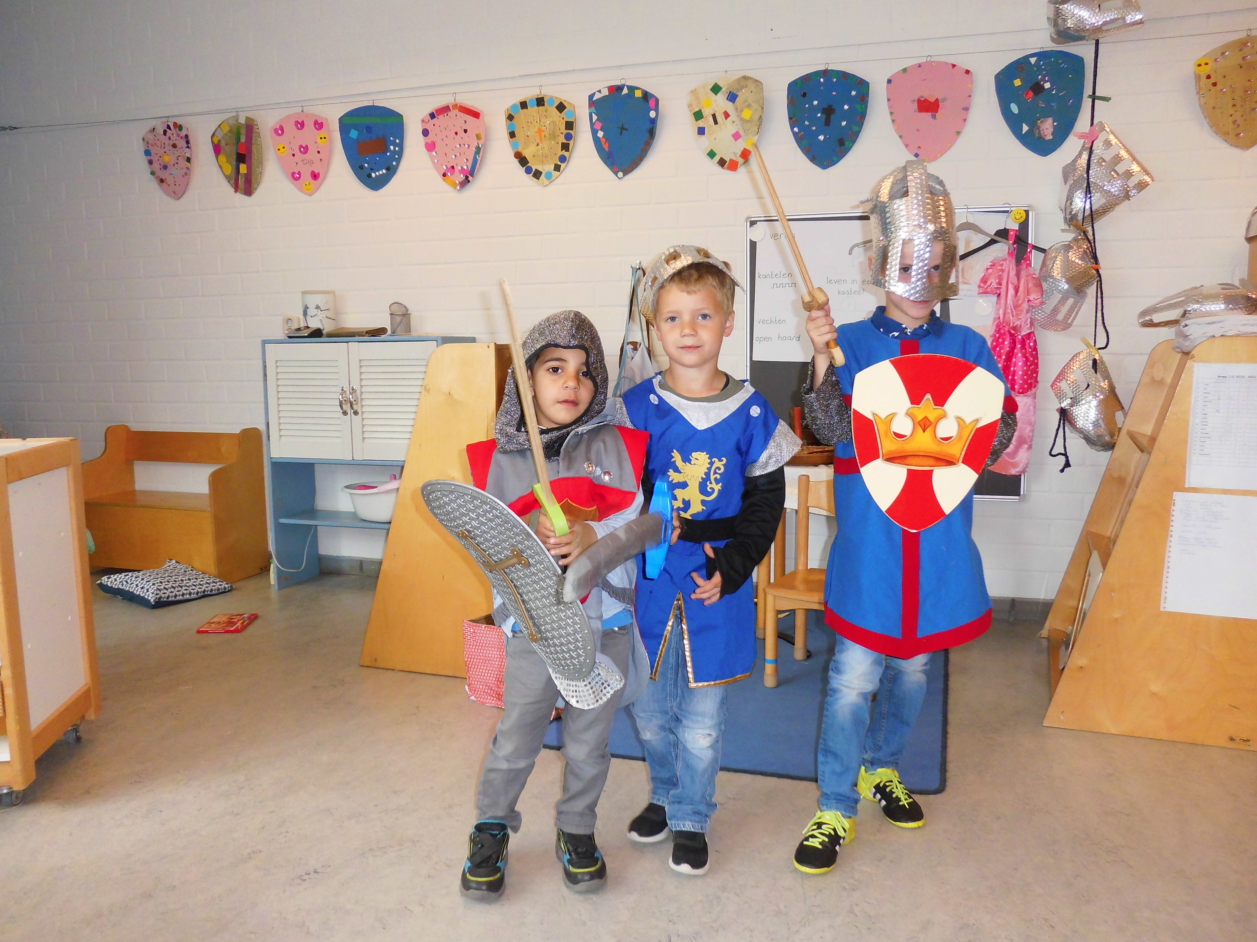 de ridders bewaken het kasteel in groep 1/2