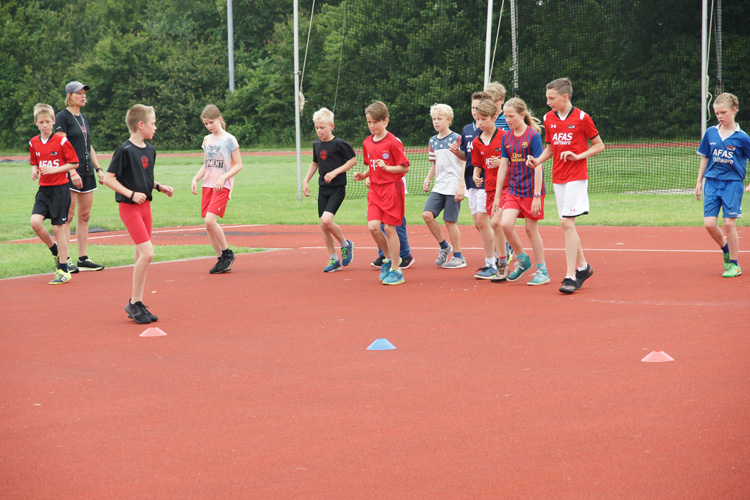 Groep 7 krijgt atletiekles