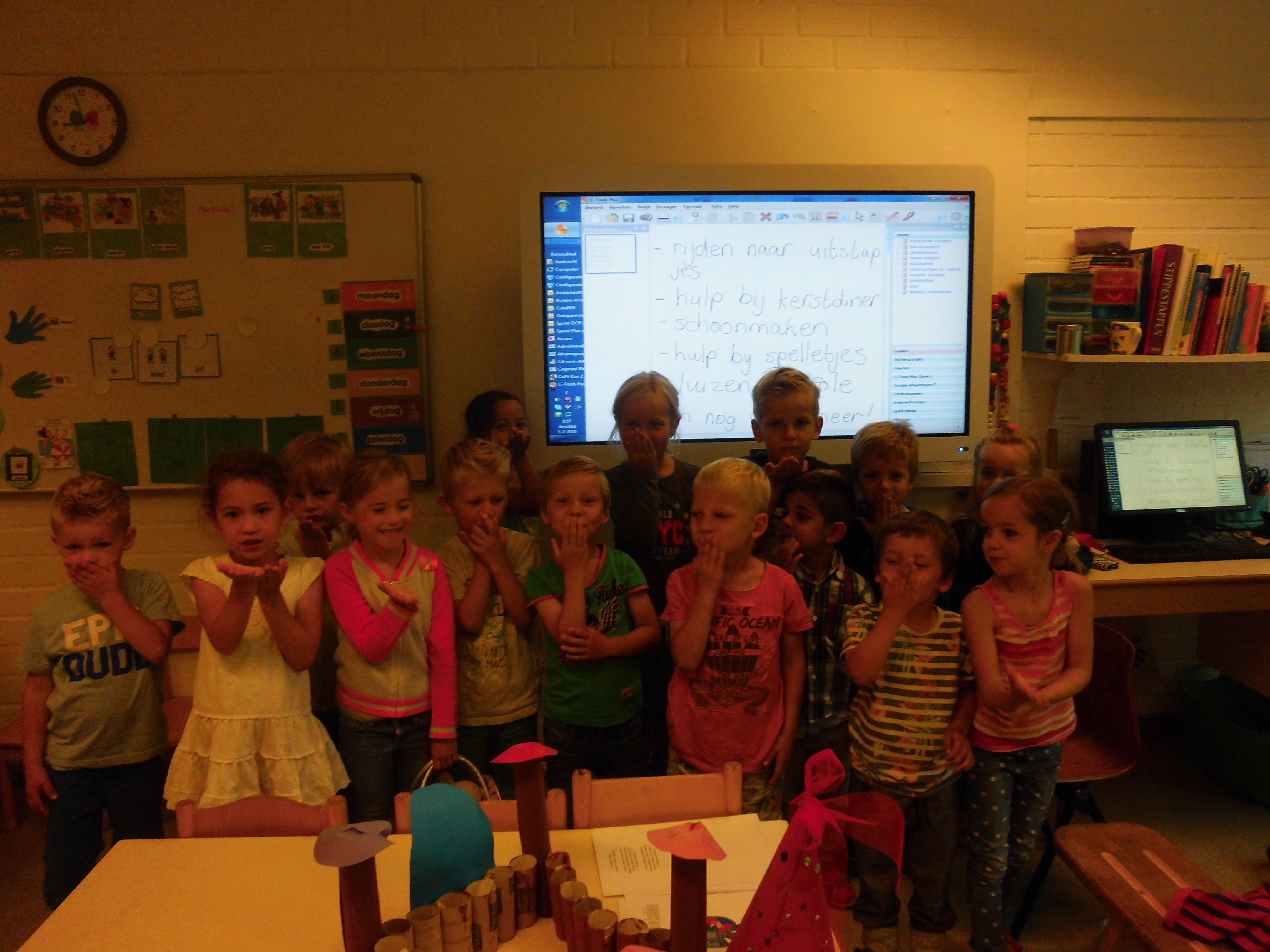 de kleuters willen de ouders bedanken