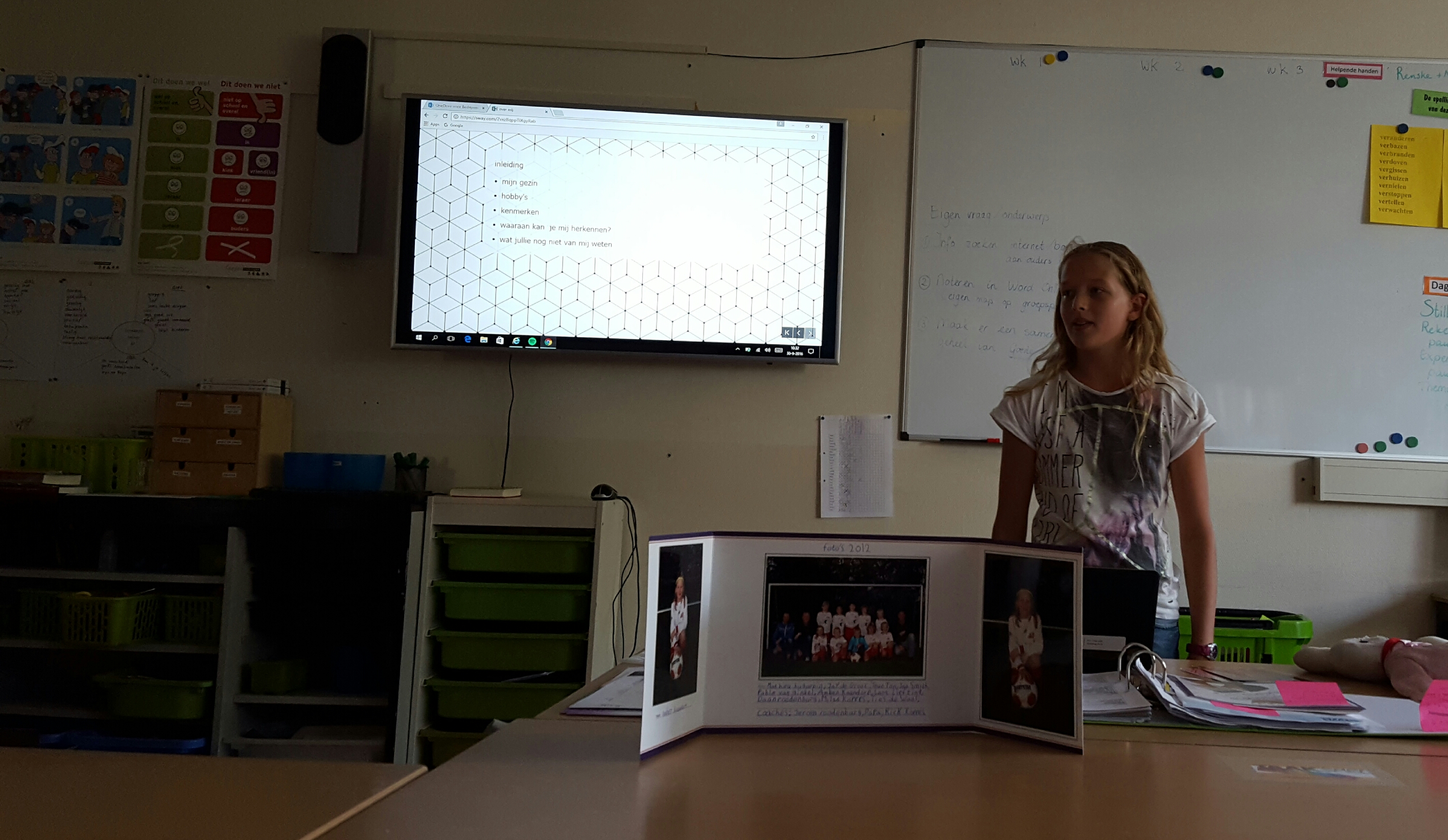 Groep 8 presenteert op eigen laptop 