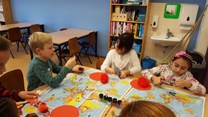 Wieger in gesprek met vluchtelingen