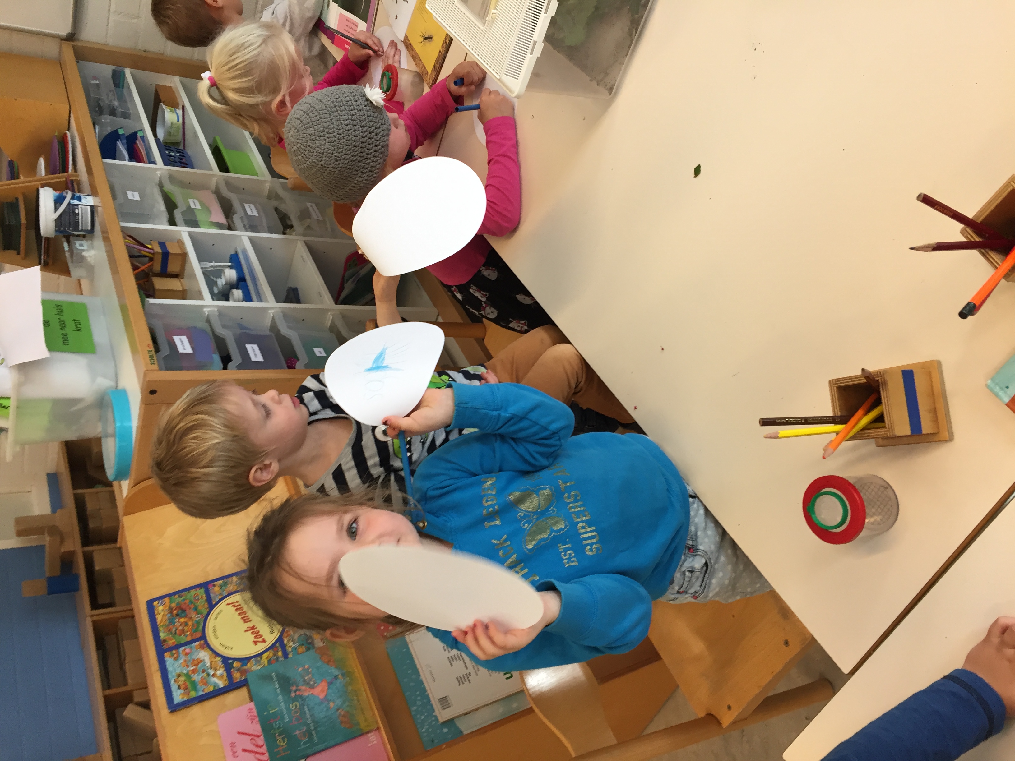 Groep 1-2 onderzoekt kleine beestjes