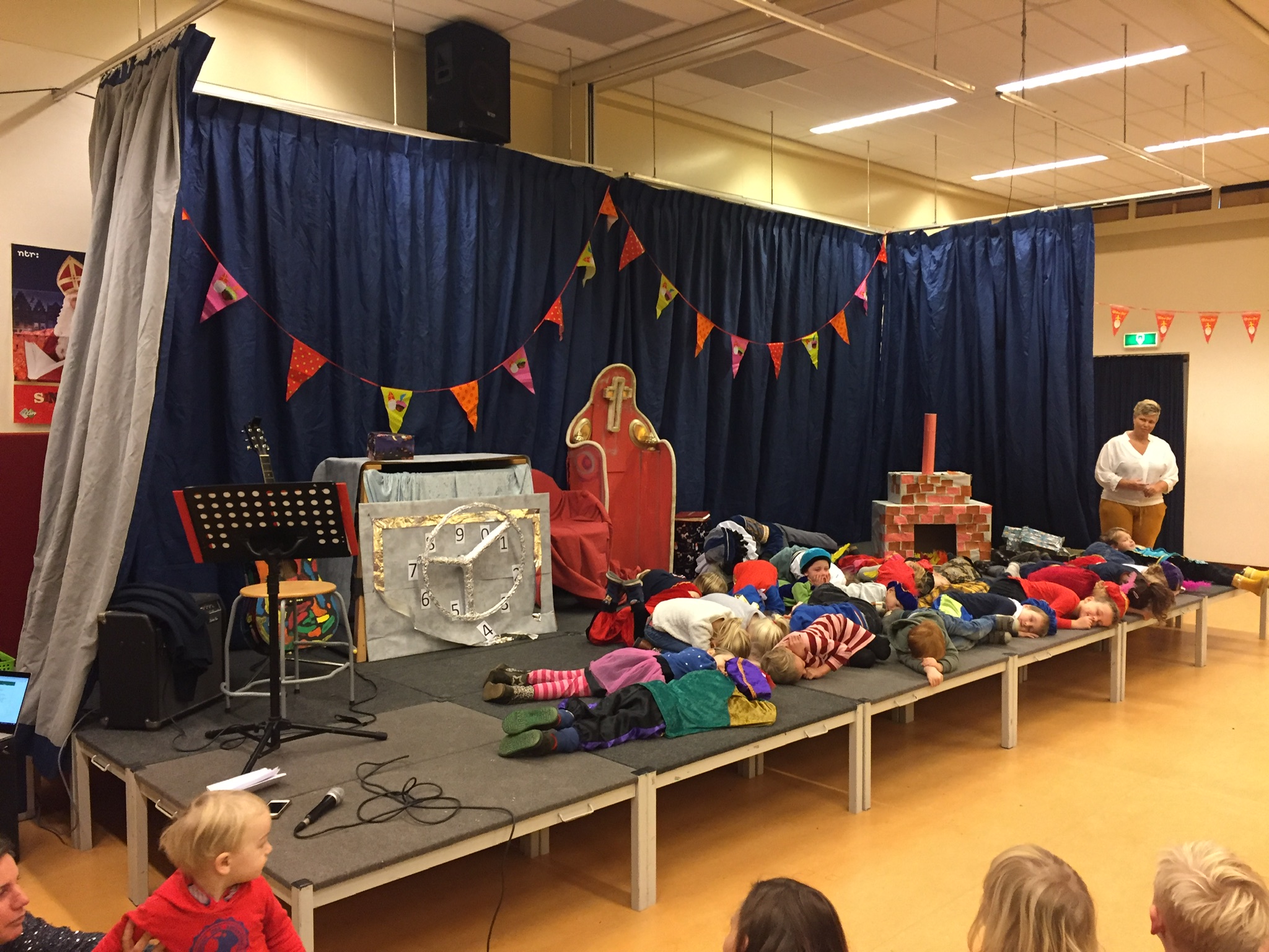 Sint en Piet bezoeken de Paulus