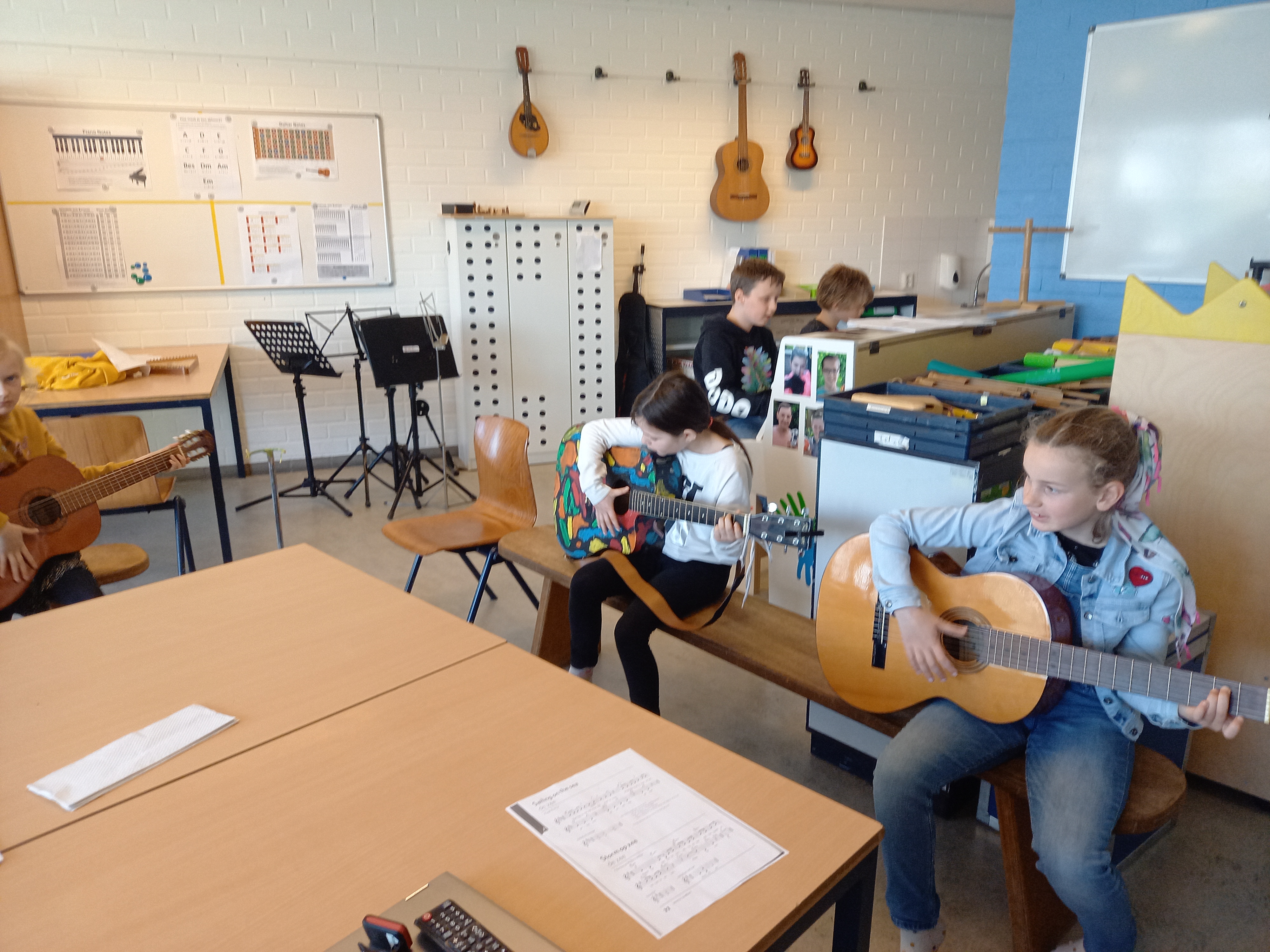 Eindelijk weer naar het muzieklokaal met 5-6