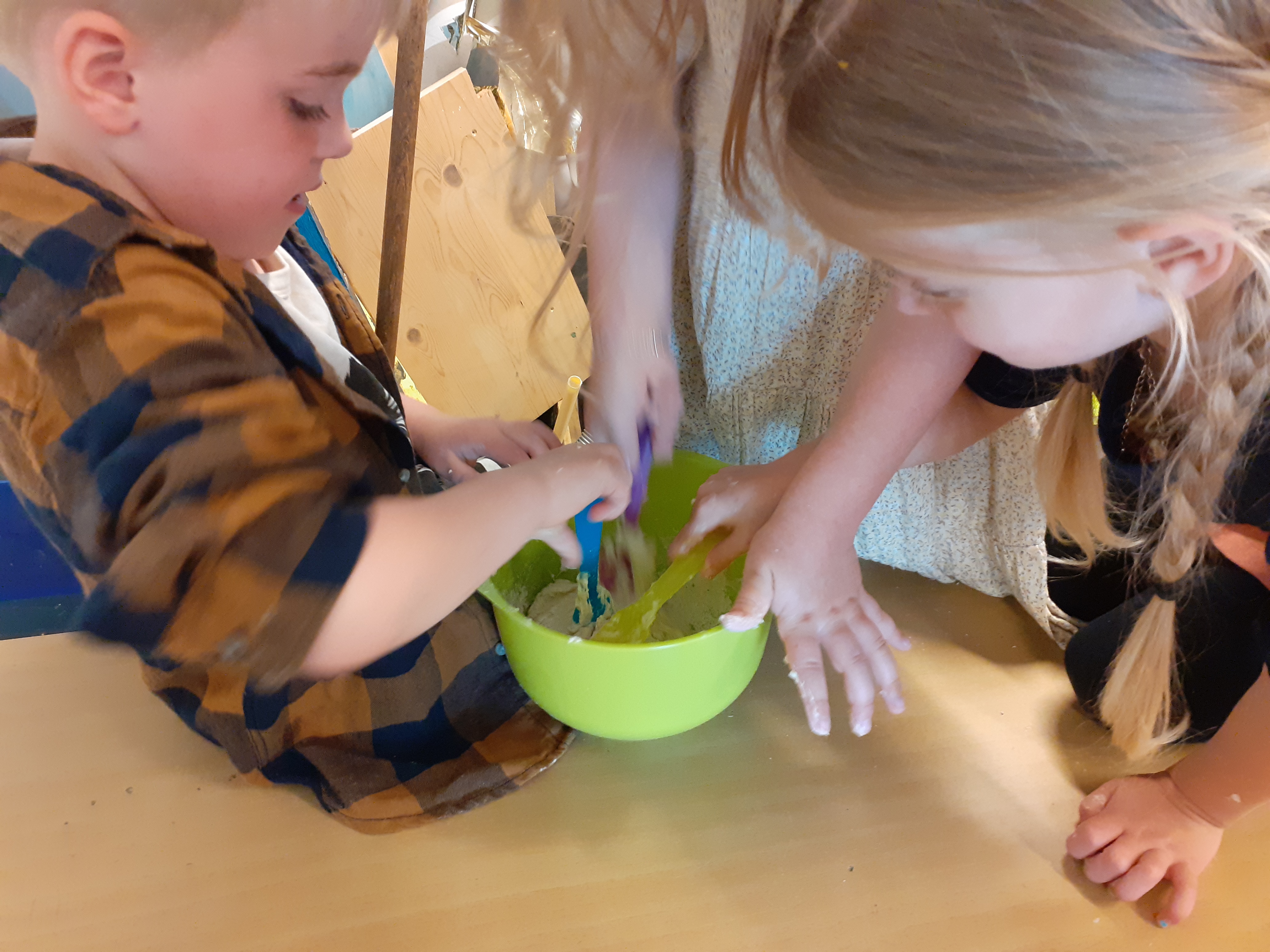 Rupsbroodje met knakworst