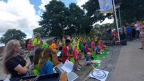 plein met kinderen nieuwe shirts