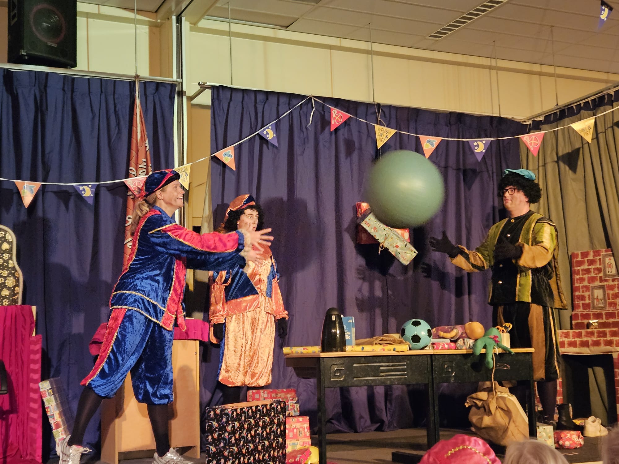 Het jaarlijkse Sint toneelstuk