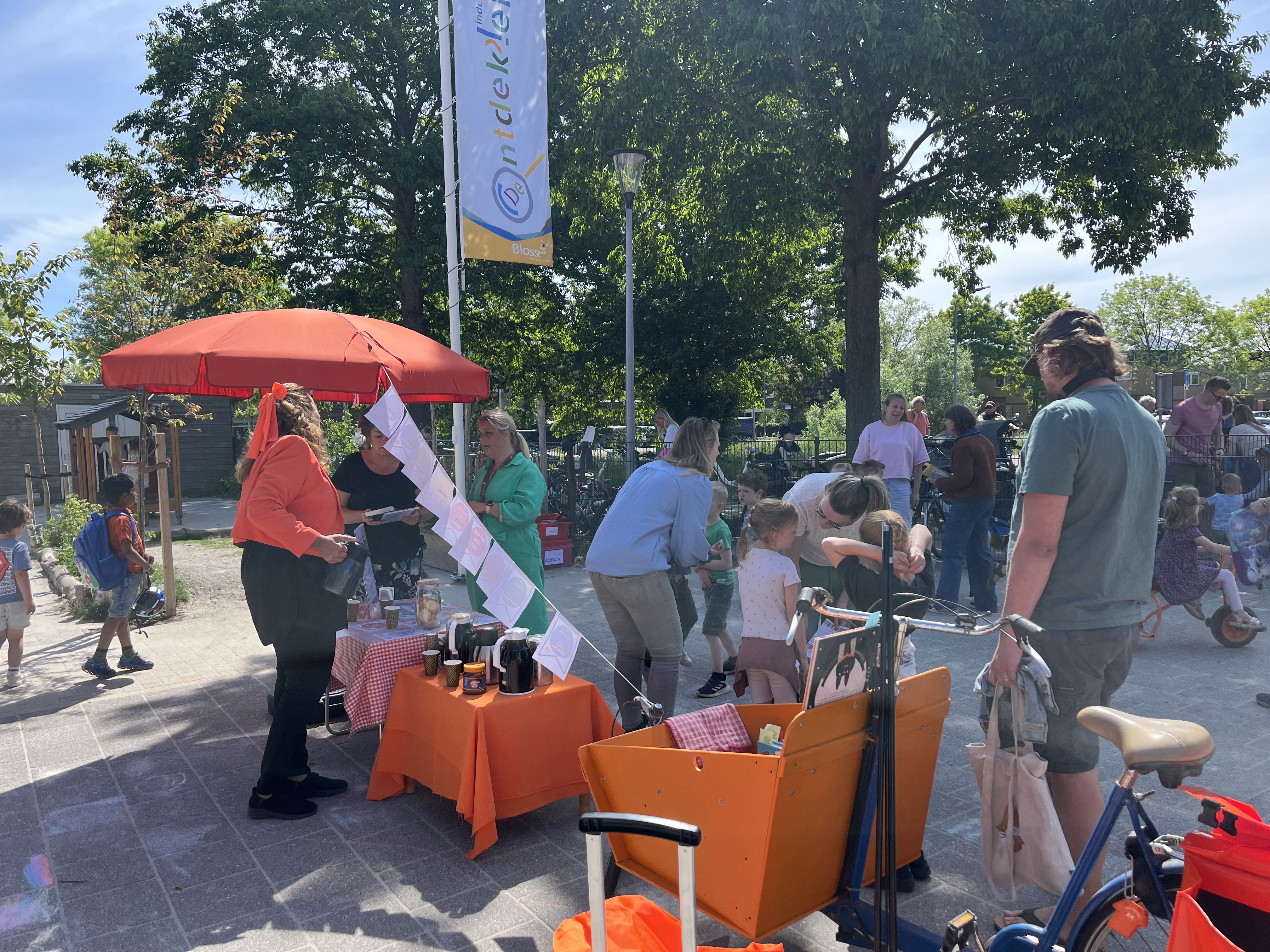 Boekenactie bibliotheek op onderbouwplein