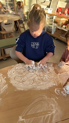 423462EF-9F41-4EE1-A57A-043B00724779