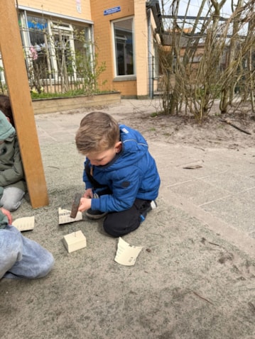 98D3C9C1-3B4C-4018-9EA1-50A4CFF9AFF9