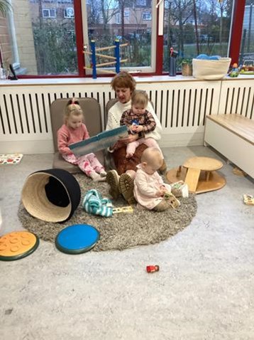 voorlezen baby&#39;s