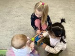 23-2-2 spelen peuters-baby&#39;s