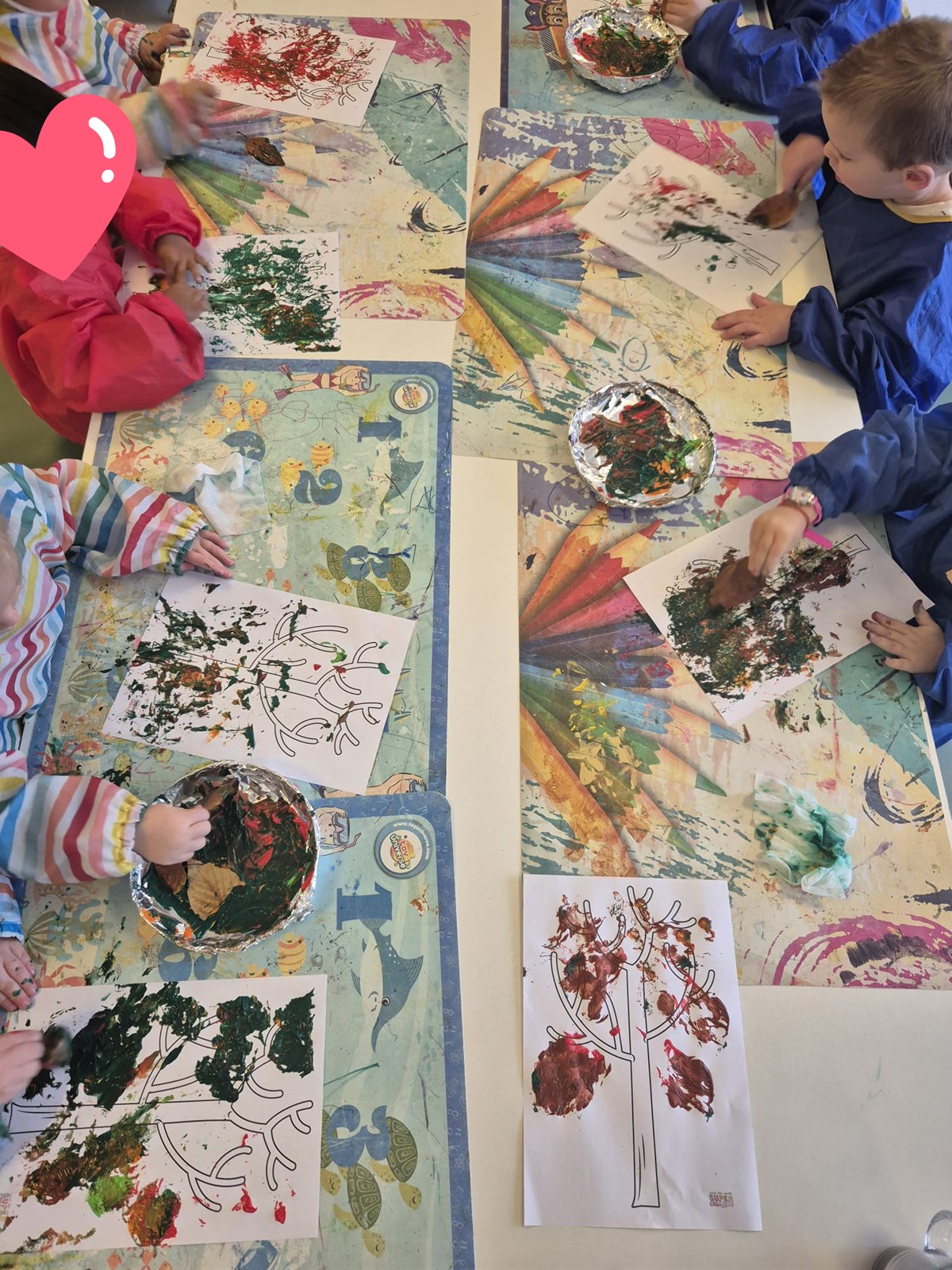 Wat een heerlijke herfstsfeer in de klas! 🍂