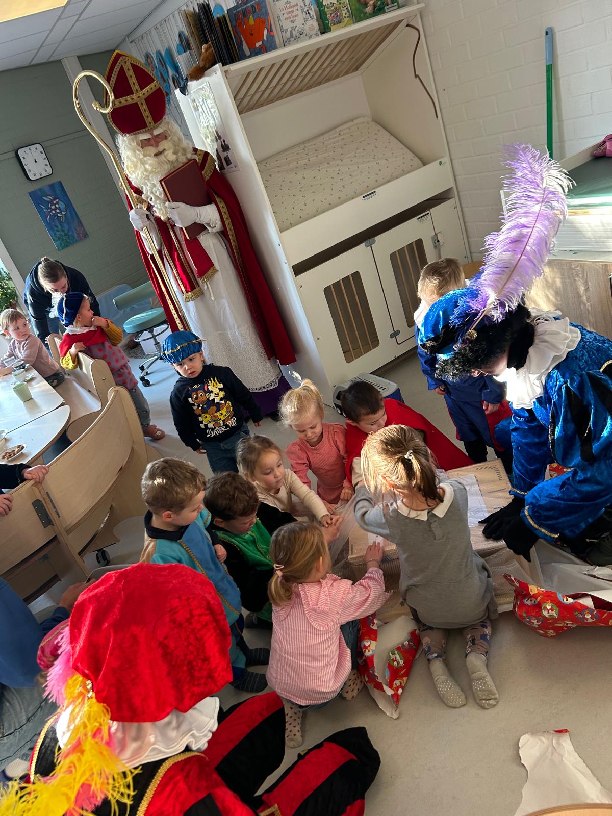 Hoog bezoek bij de peuters!